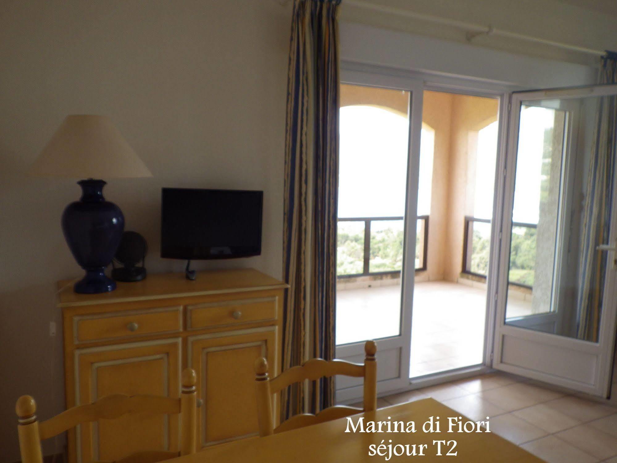 Marina Di Fiori Apartment